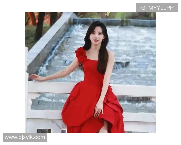 天下足球女主播的魅力与挑战揭秘她们如何在足球世界中发光发热